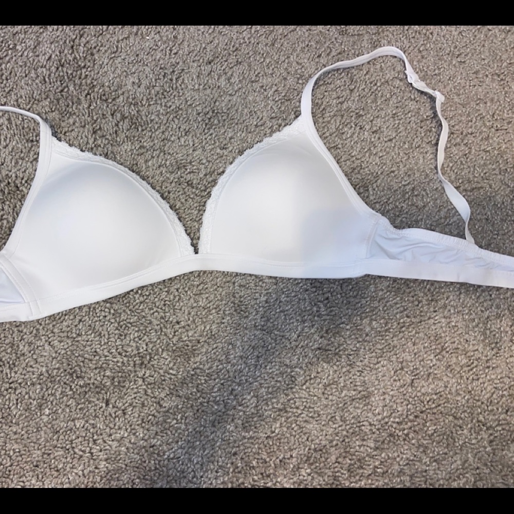 Jasmine and Ginger: White bra